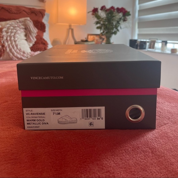 *NWT* ♡ Vince Camuto Slip On Platform Sandal​ - Picture 9 of 9